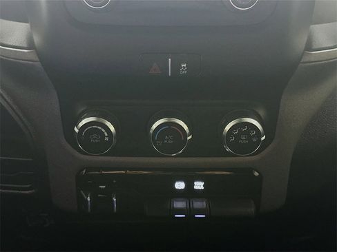 Used 2024 RAM 3500 Tradesman w/ Chrome Appearance Group image 18