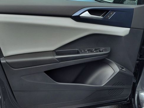 Used 2022 Volkswagen Taos SE image 10