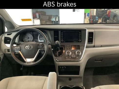Used 2019 Toyota Sienna LE FWD image 6