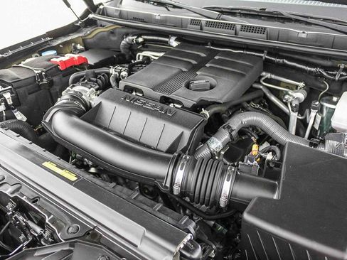 Used 2024 Nissan Frontier SV image 27