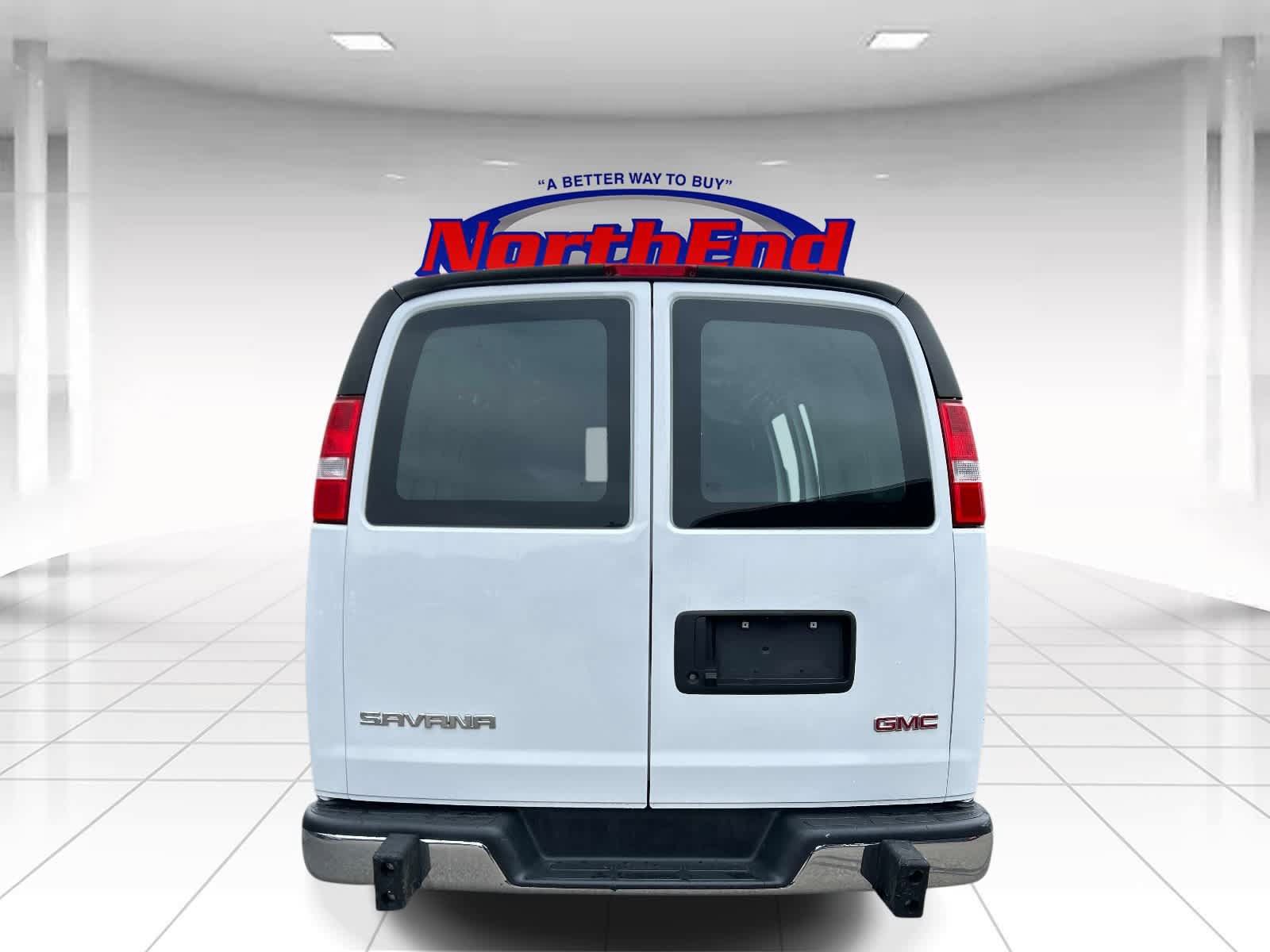Used 2024 GMC Savana 2500 w/ Driver Convenience Package RWD image 4