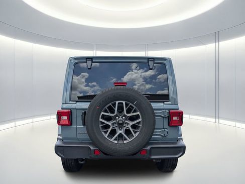 New 2026 Jeep Wrangler Unlimited Sahara AWD/4WD image 5