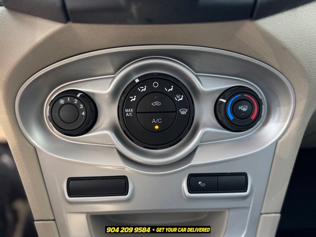 Used 2017 Ford Fiesta SE FWD image 18