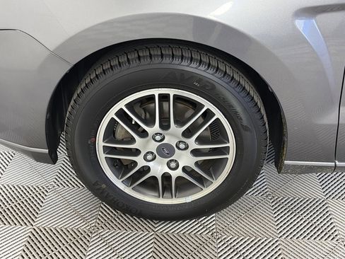 Used 2010 Ford Focus SE image 8