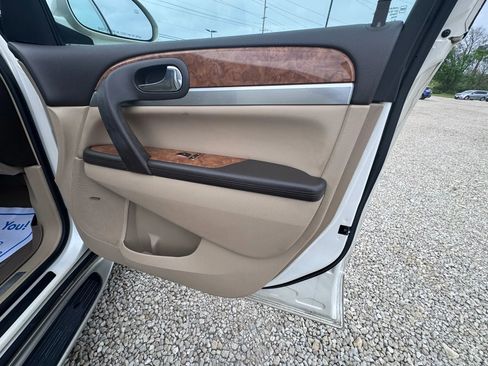 Used 2010 Buick Enclave CXL image 32