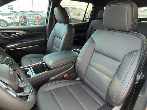 New 2027 Chevrolet Traverse LT w/ Midnight/Sport Edition FWD image 4