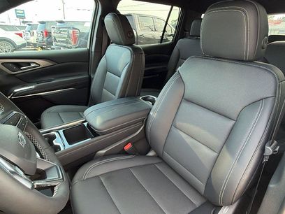 New 2027 Chevrolet Traverse LT w/ Midnight/Sport Edition
