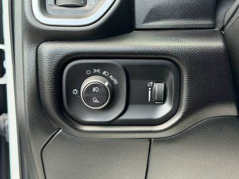 Used 2025 RAM 2500 Big Horn AWD/4WD image 20