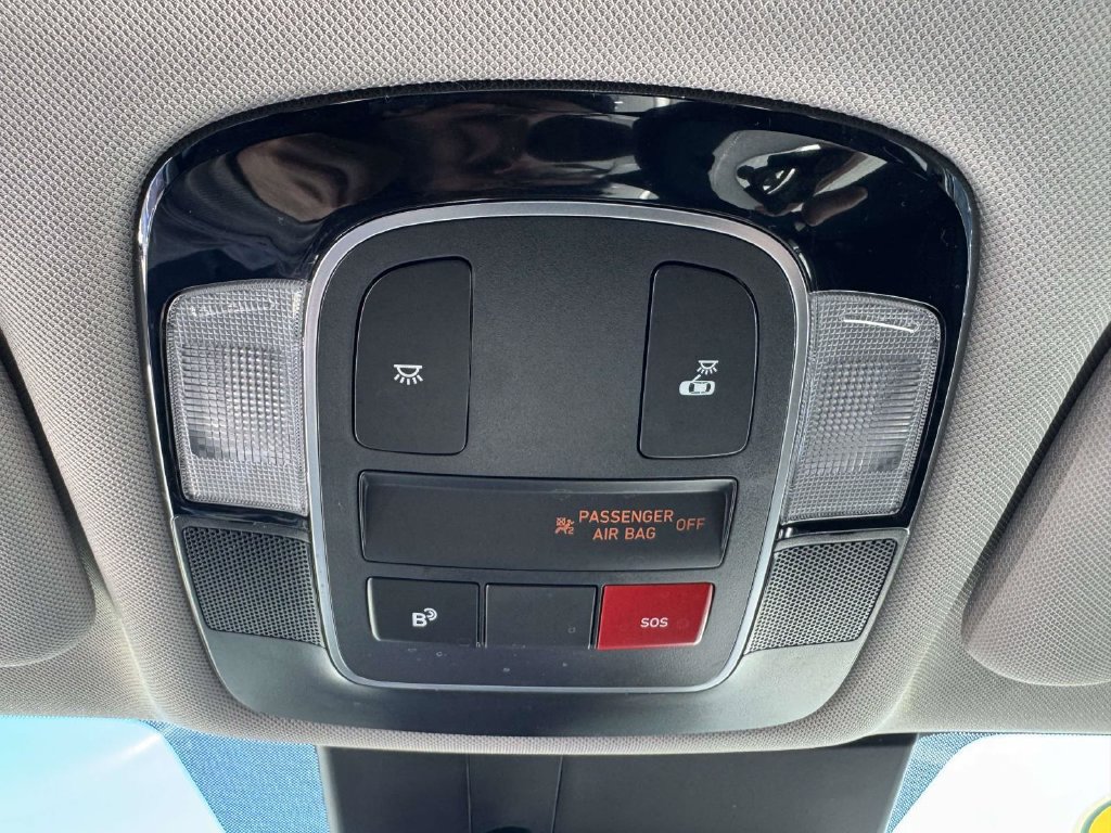 Used 2025 Hyundai Sonata SEL FWD image 32