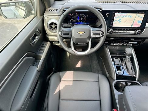 New 2025 Chevrolet Colorado LT w/ LT Convenience Package image 16