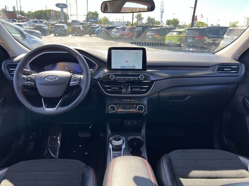 Certified 2022 Ford Escape SEL w/ SEL Stealth AWD Package image 23