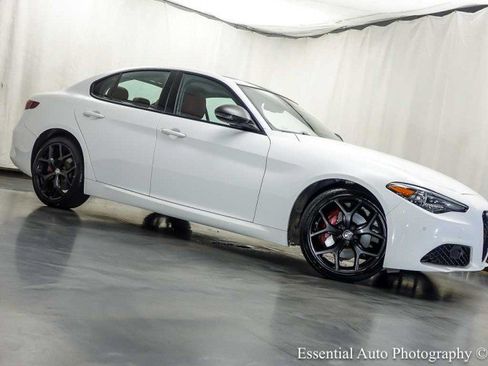 Used 2019 Alfa Romeo Giulia Ti w/ Nero Edizione AWD/4WD image 4