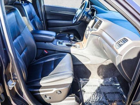 Used 2015 Jeep Grand Cherokee Limited w/ Trailer Tow Group IV image 28