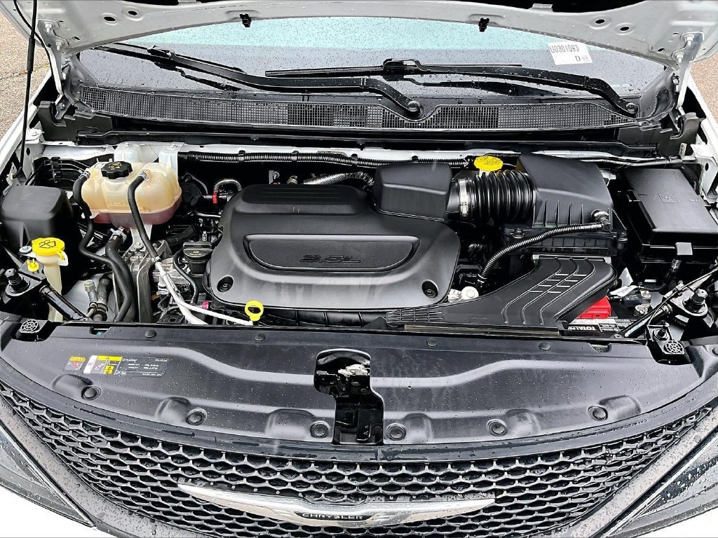 Used 2023 Chrysler Voyager LX FWD image 29