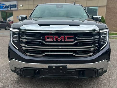 Used 2025 GMC Sierra 1500 SLT AWD/4WD image 2