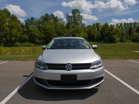 Used 2013 Volkswagen Jetta SE FWD image 3