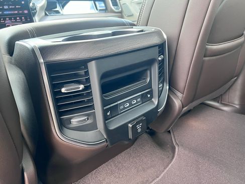 New 2026 RAM 1500 Laramie AWD/4WD image 18