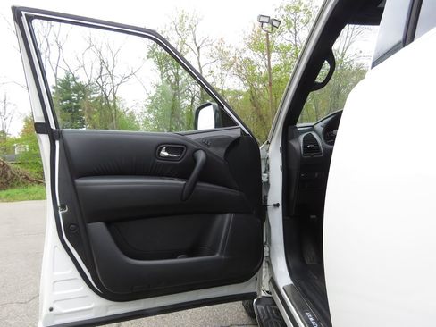 Used 2022 Nissan Armada SL w/ Midnight Edition Package AWD/4WD image 9