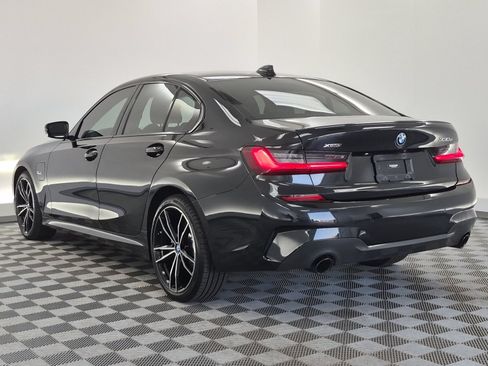 Used 2022 BMW 330e xDrive w/ M Sport Package AWD/4WD image 3