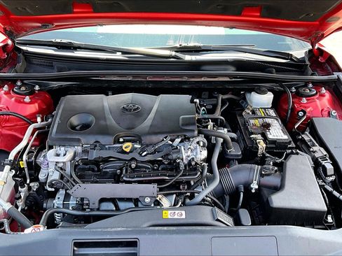 Used 2022 Toyota Camry SE FWD image 9