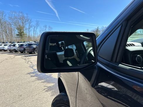 Used 2022 Chevrolet Silverado 1500 Custom image 14