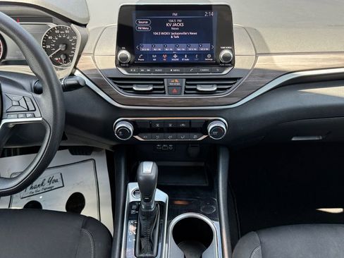 Used 2024 Nissan Altima 2.5 SV FWD image 16