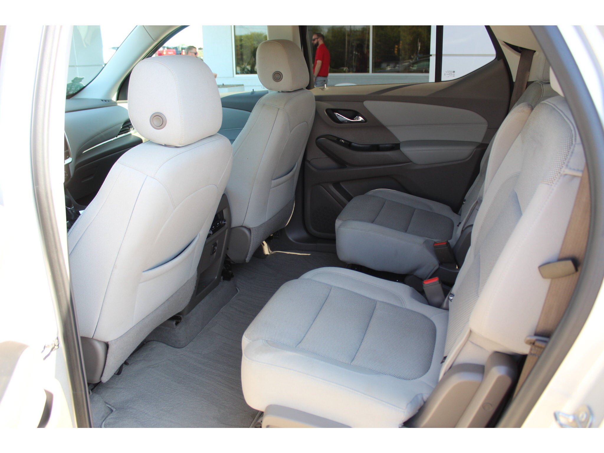 Used 2021 Chevrolet Traverse LT FWD image 14