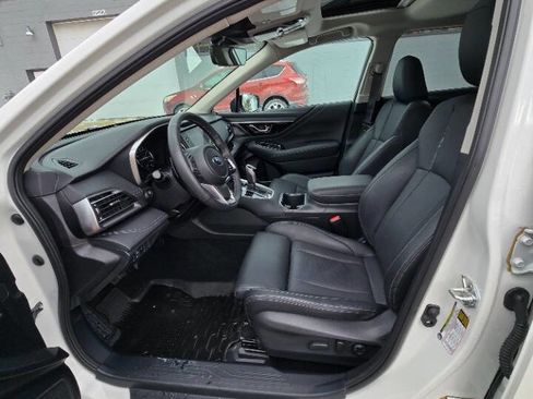 Used 2025 Subaru Outback Limited image 14