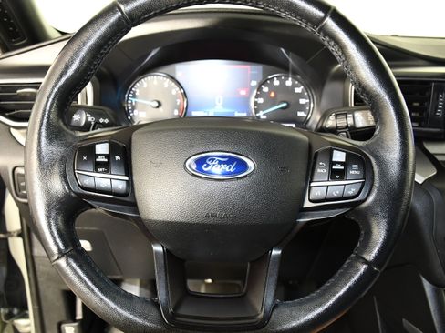 Used 2020 Ford Explorer XLT w/ Equipment Group 202A AWD/4WD image 20
