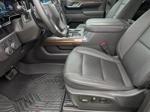 Used 2025 Chevrolet Silverado 1500 LT Trail Boss w/ Convenience Package II AWD/4WD image 14