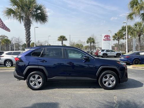Used 2022 Toyota RAV4 XLE w/ Convenience Package image 11