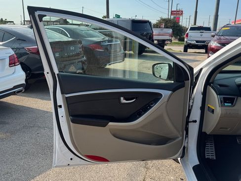 Used 2013 Hyundai Elantra GT w/ Tech Pkg FWD image 14