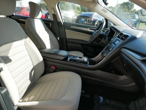 Used 2018 Ford Fusion S image 23