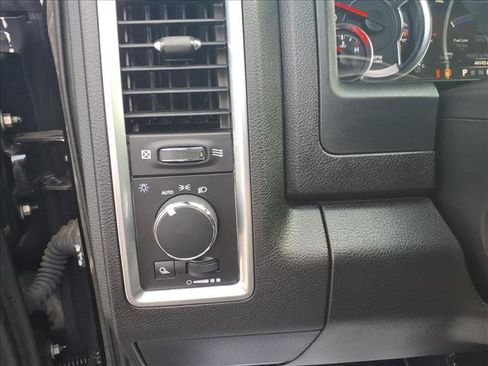 Used 2021 RAM 1500 Warlock AWD/4WD image 40