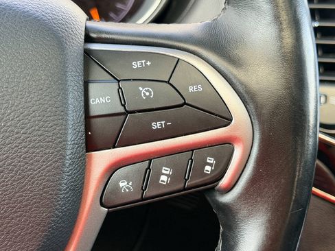 Used 2020 Jeep Grand Cherokee High Altitude AWD/4WD image 36