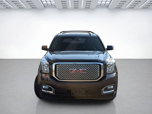 Used 2017 GMC Yukon Denali AWD/4WD image 2