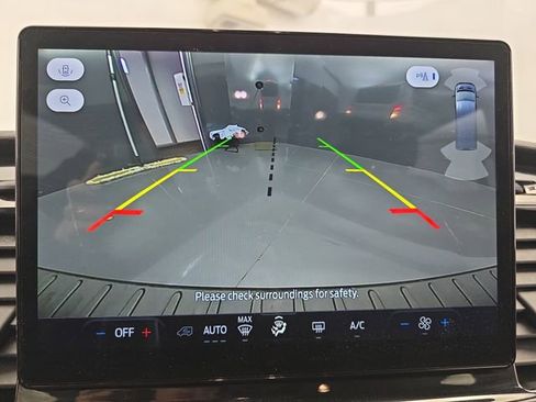 Used 2024 Ford Transit 350 XLT image 25