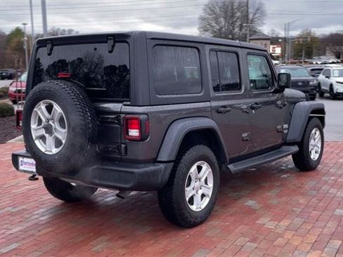 Used 2018 Jeep Wrangler Unlimited Sport S image 9