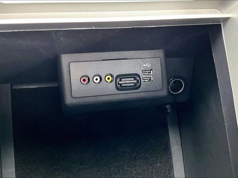 Used 2014 Ford F150 FX4 w/ Equipment Group 402A Luxury image 16