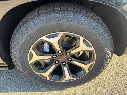 New 2026 GMC Yukon AT4 w/ AT4 Premium Plus Package AWD/4WD image 10