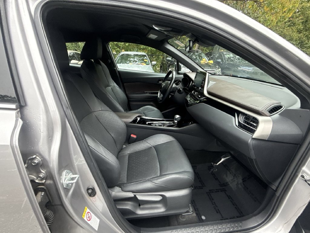 Used 2019 Toyota C-HR Limited FWD image 25