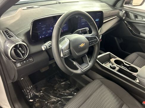 Used 2026 Chevrolet Equinox LT AWD/4WD image 11