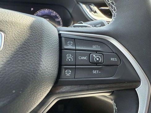 Certified 2025 Jeep Grand Cherokee L Limited w/ Black Appearance Package AWD/4WD image 23