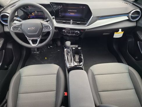 New 2026 Chevrolet Trax LT w/ Midnight Edition FWD image 13