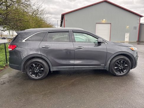 Used 2016 Kia Sorento LX w/ LX Convenience Package image 7