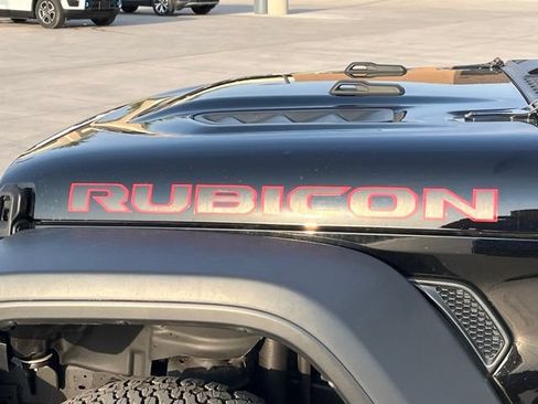 Certified 2025 Jeep Wrangler Unlimited Rubicon w/ Convenience Group AWD/4WD image 7