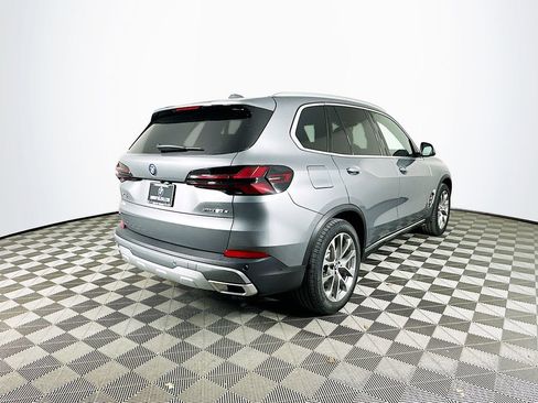 New 2026 BMW X5 xDrive50e image 9