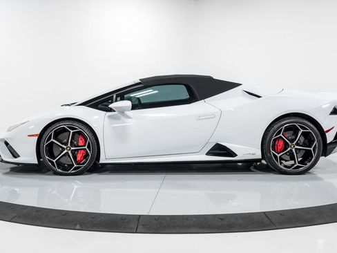 Used 2022 Lamborghini Huracan EVO RWD image 43