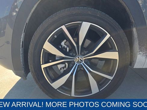 Used 2025 Volkswagen Atlas SEL Premium R-Line image 10
