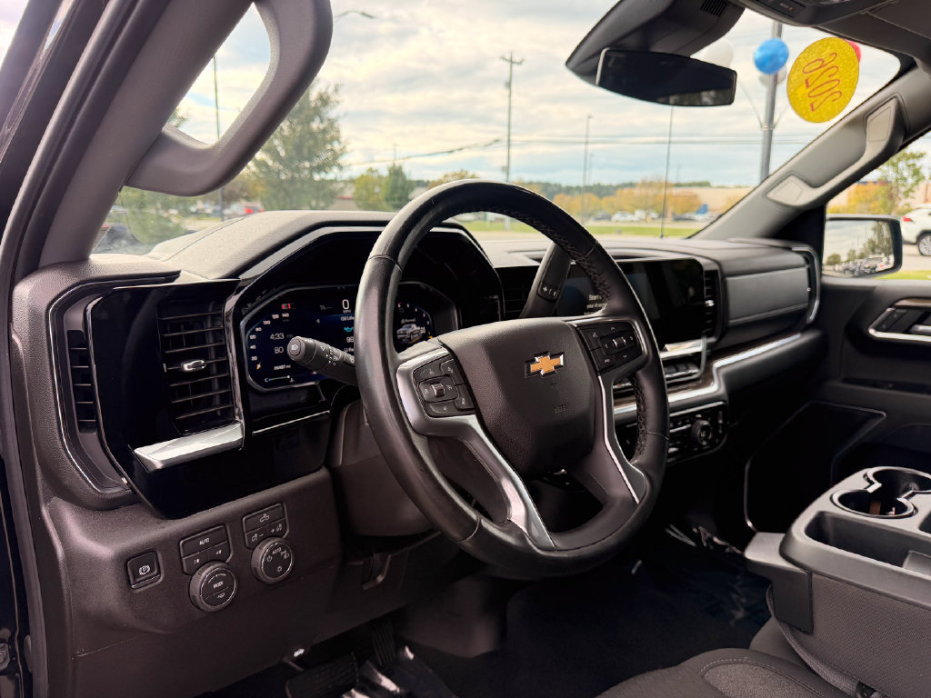 Used 2026 Chevrolet Silverado 1500 LT AWD/4WD image 10